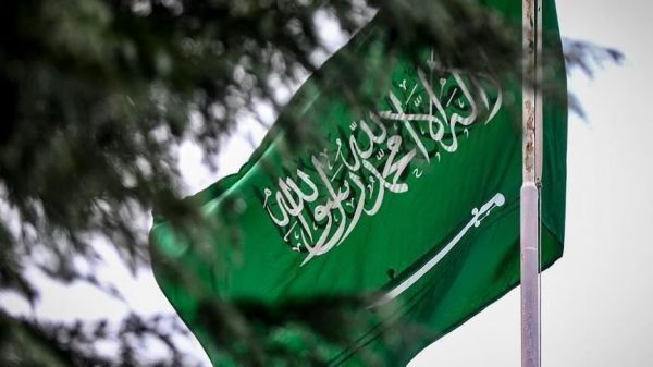 السعودية ترحب بقرار الرئيس هادي نقل السلطة إلى مجلس القيادة الرئاسي وتعلن عن دعم عاجل للاقتصاد اليمني