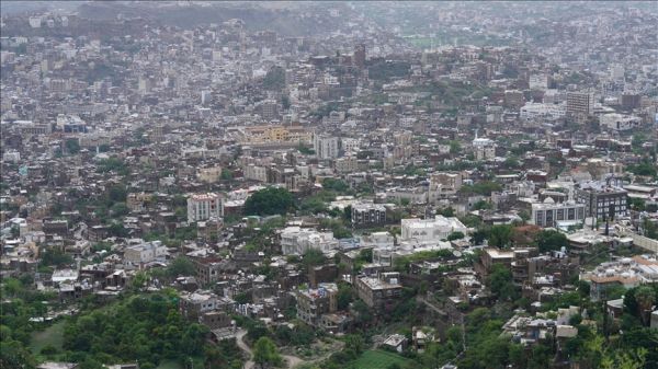 مليشيا الحوثي تشدِّد الحصار على تعز وتستحدث مواقع قناصة في محيط المدينة